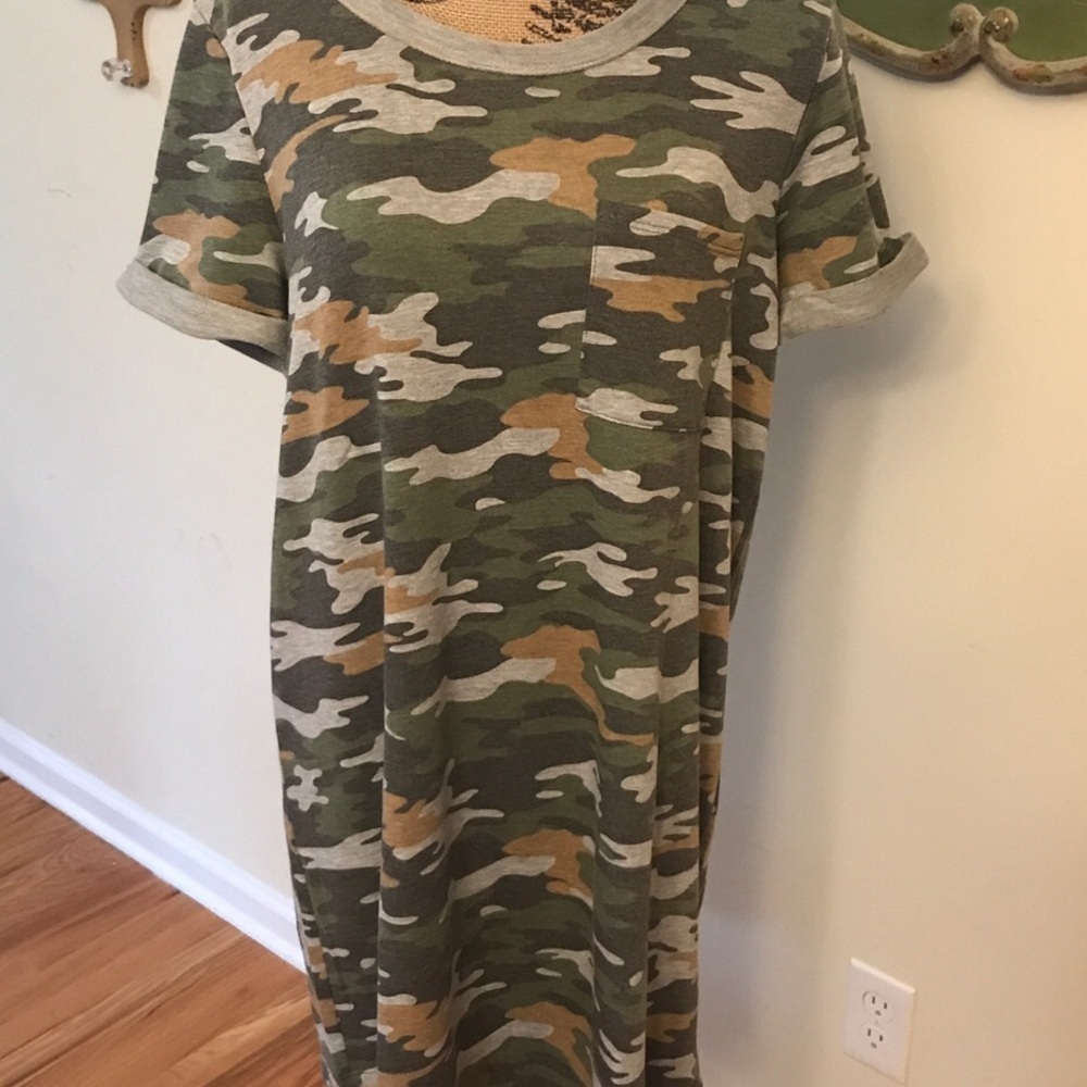 🌸Boutique Camo Dress